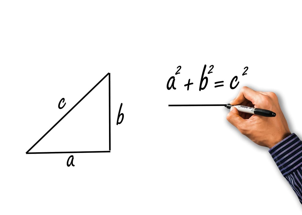 Teorema lui Pitagora: definiție, utilizare și curiozități matematice | BUKI